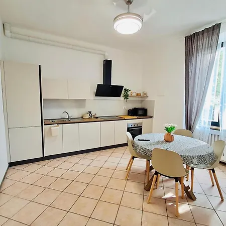 Apartment New Station